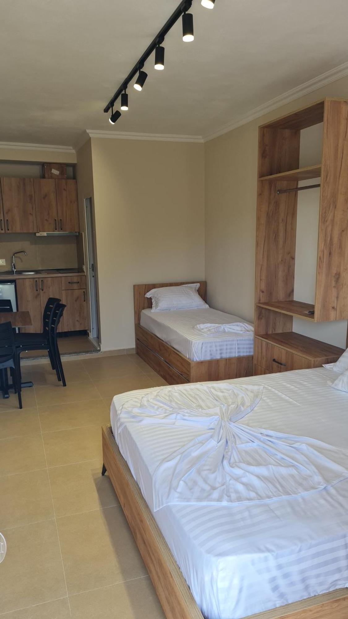 Sol Apartments Gjiri Lalzit Durrës Eksteriør billede