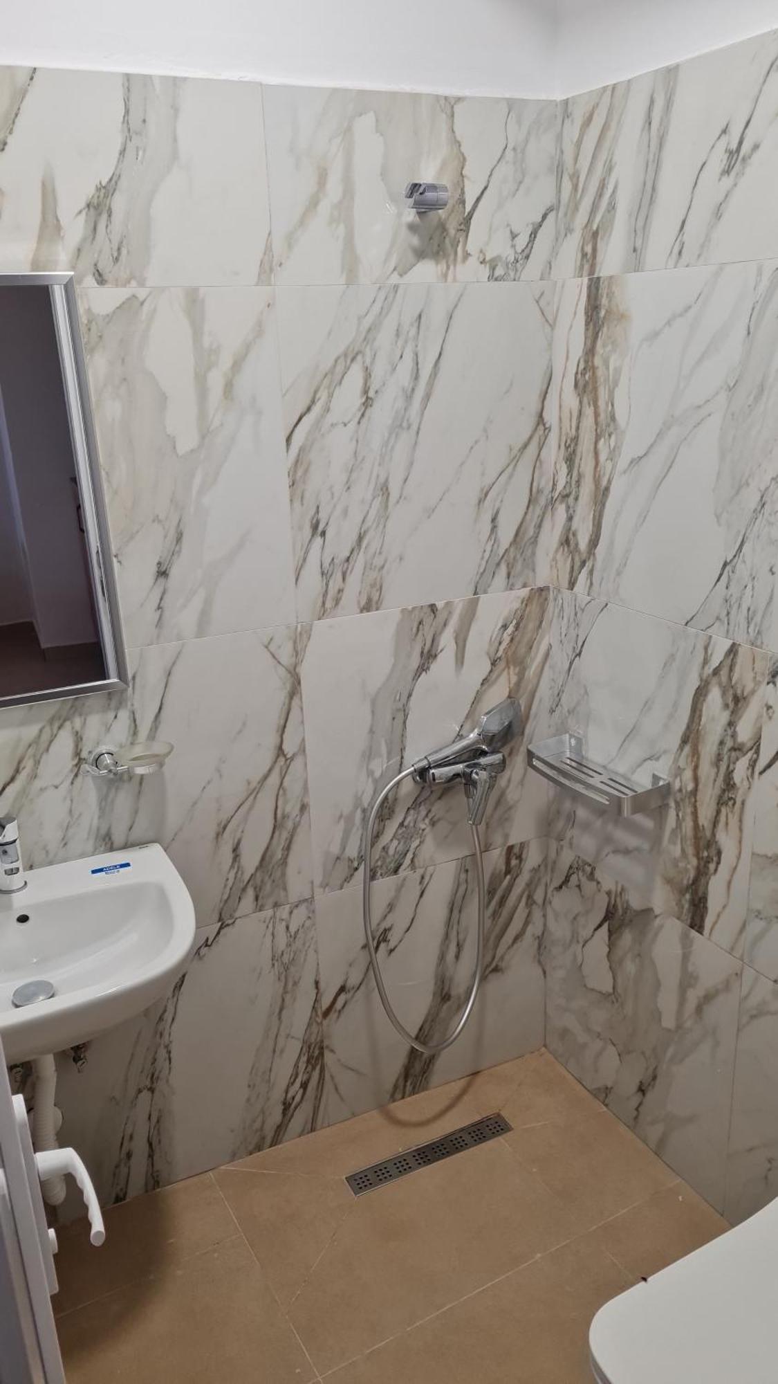Sol Apartments Gjiri Lalzit Durrës Eksteriør billede