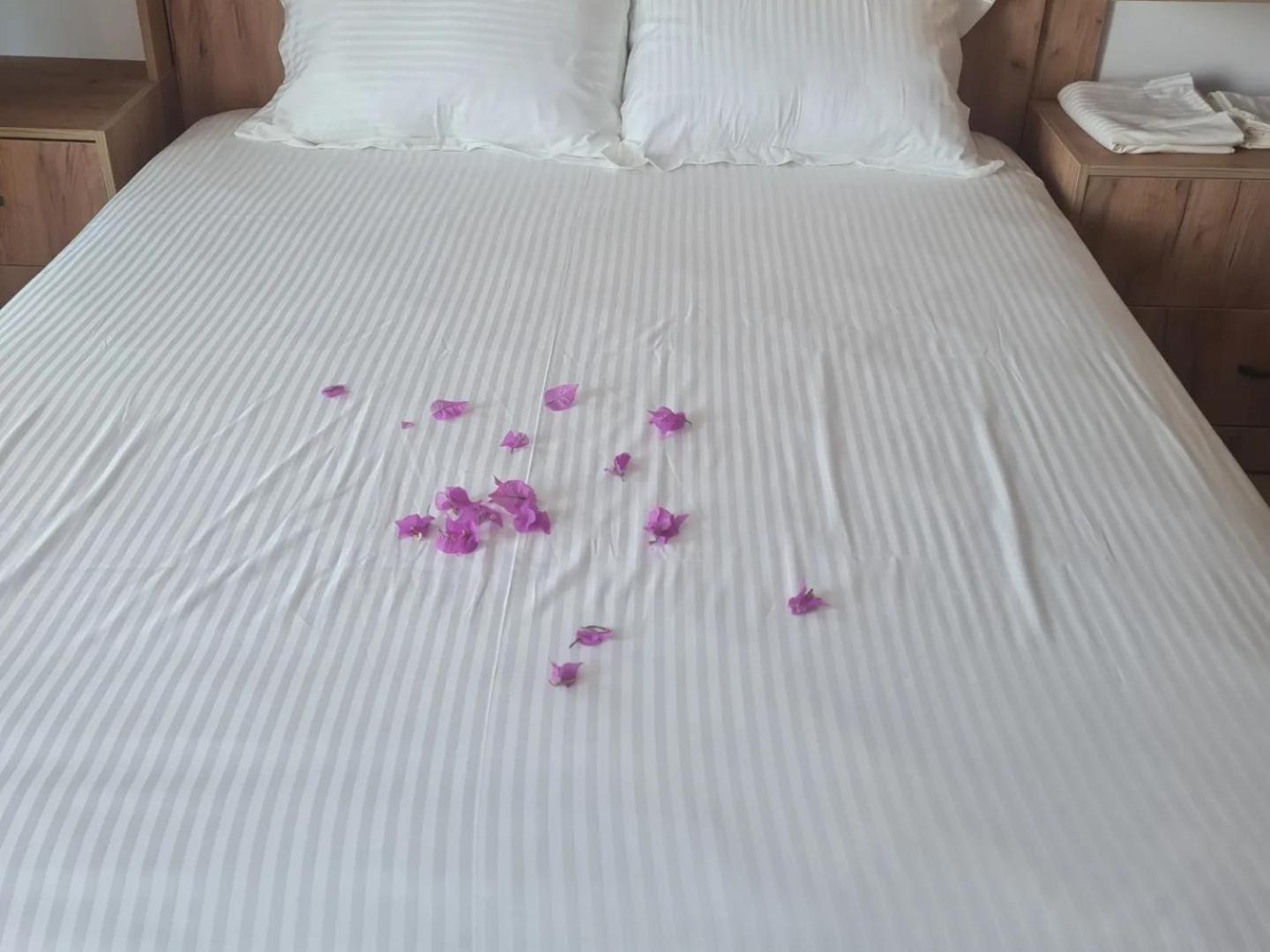 Sol Apartments Gjiri Lalzit Durrës Eksteriør billede