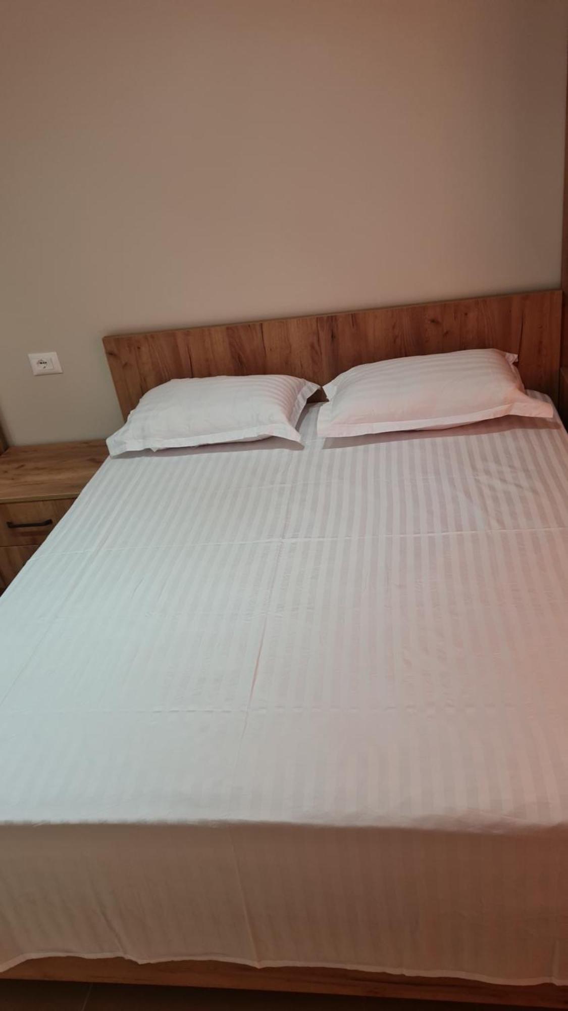 Sol Apartments Gjiri Lalzit Durrës Eksteriør billede